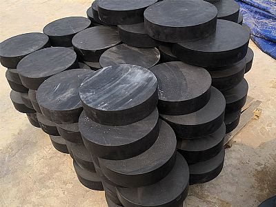 阿合奇板式橡胶支座由若干层橡胶片与薄钢板经加压硫化